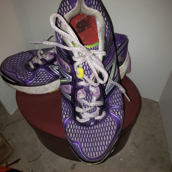 New balance running shoes - Picture 2 of 4